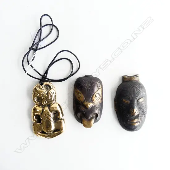 3 BRONZE MAORI PCES; 2 FACE MASKS, TIKI PENDANT H.115mm