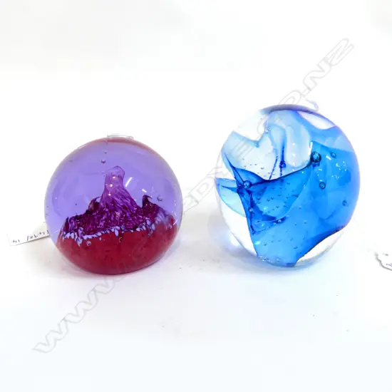 2 SIGNED PAPERWEIGHTS; PETER RAOS 1998 H.80mm, CAITHNESS 'DESERT SPRING' H.65mm