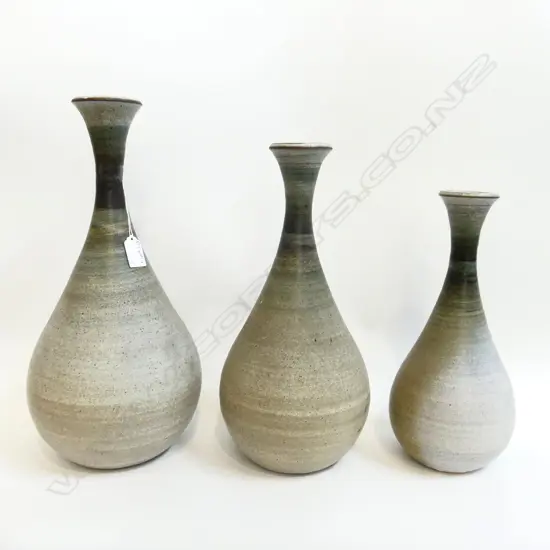 3 GRADUATED STUDIO POTTERY VASES H.410mm