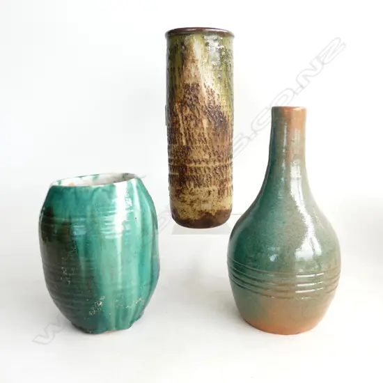 3 NZ STUDIO POTTERY VASES TALLEST 270MM