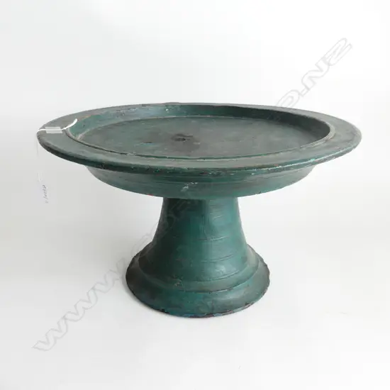 LG GREEN PAINTED WOODEN COMPORT 425mm dia / H.230m