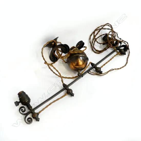 EARLY 20thC TWIN LIGHT RISE & FALL LAMP W.590mm