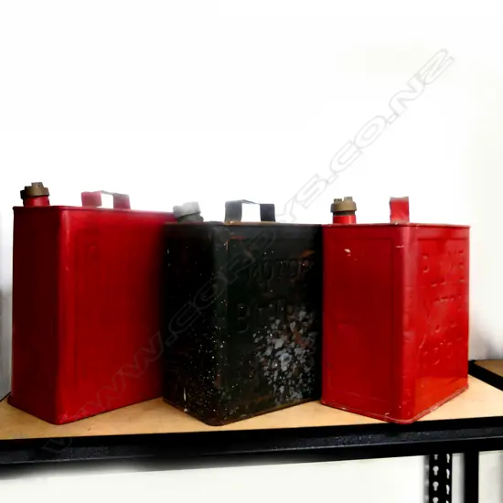 3 VINTAGE PETROL TINS; SHELL, BIG TREE, PLUME H.330mm