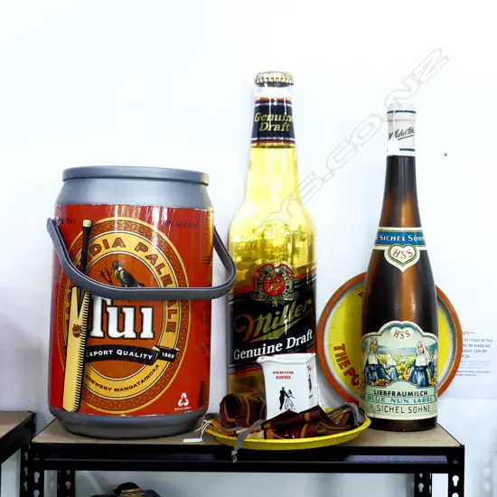 7 VARIOUS BAR COLLECTABLES, INCLDS BEER BOTTLE & CASK SIGNAGE, TRAYS, APRON & CERAMIC JUG