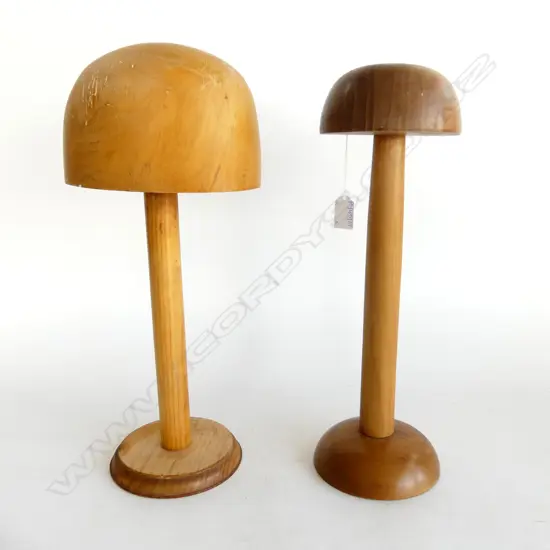 2 WOODEN HAT STANDS H.420mm
