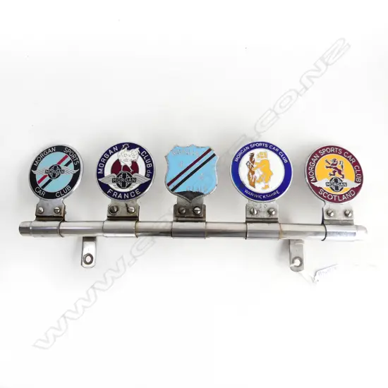 5 VINTAGE MORGAN CLUB CAR BADGES W.415mm