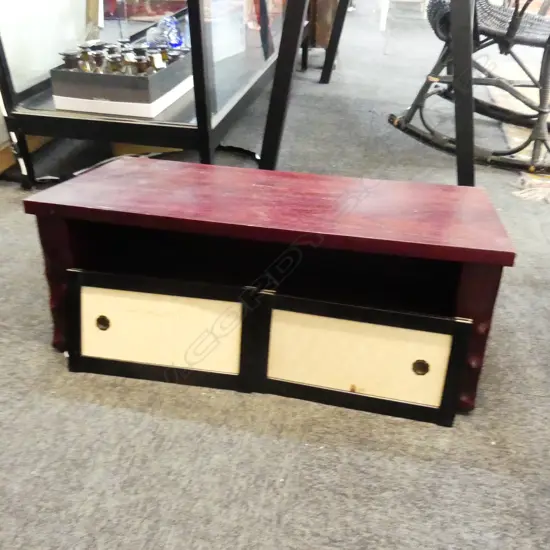 VASE TABLE WITH DOORS. W.780mm