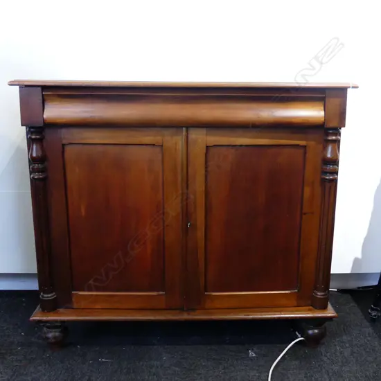 COLONIAL CHIFFONIER 1110x450x985mm