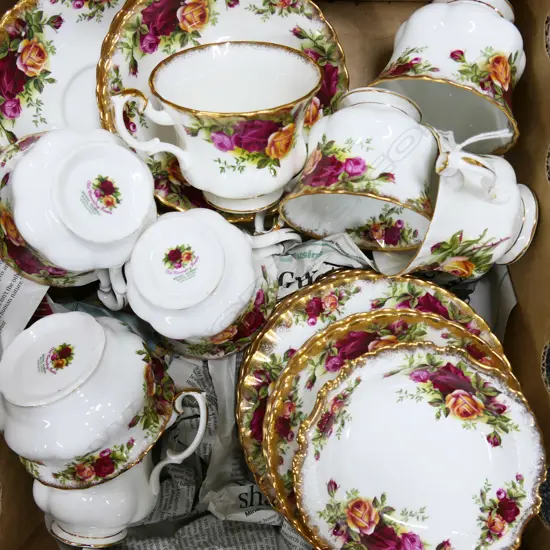 OLD ROYAL ALBERT ENGLISH ROSE PART-TEASET WITH 'KINGS RANSOM' CUP 