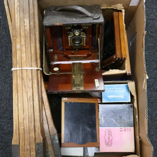 BOX LOT VINTAGE BOX CAMERA STANDS & GLASS PHOTO PLATES ETC