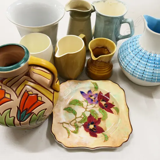 BOX LOT ASST. DECO CERAMICS ETC