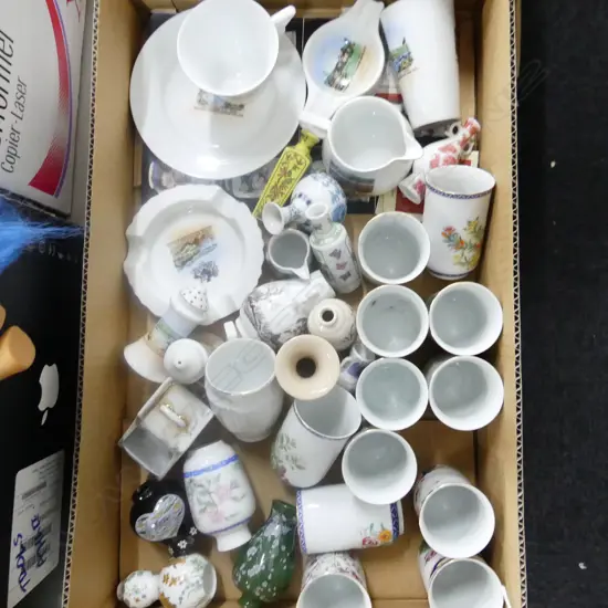 TRAY OF NZ SOV CHINA & MINITURE CHINESE BEAKERS & VASES