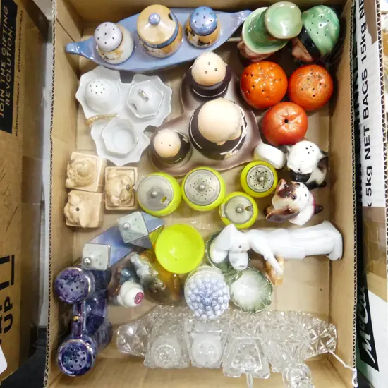 TRAY OF 14 VINTAGE COLLECTABLE CONDERMENT SETS