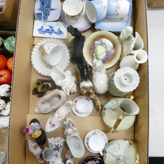 TRAY OF MINITURE VASES C/S  ANIMALS SHOES ETC