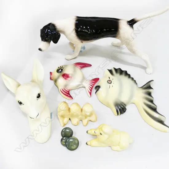 SMALL BOX KAMALOT CERAMIC DOG L260MM & NZ PLASTER ANIMALS & FISH WALL ORNS