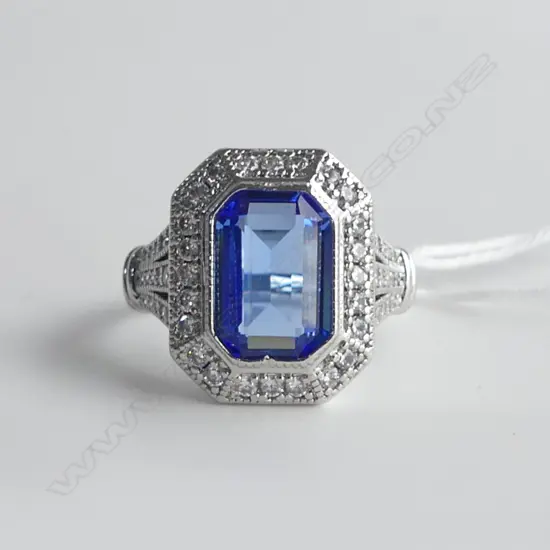 LRG COSTUME FAUX SAPPHIRE  & DIAMANTE RING, size S