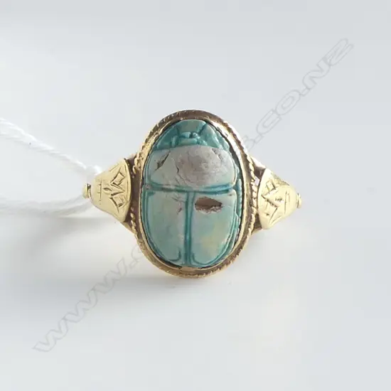 18ct GOLD OLD EGYPTIAN SCARAB BEETLE RING 4.75gms faults to scarab