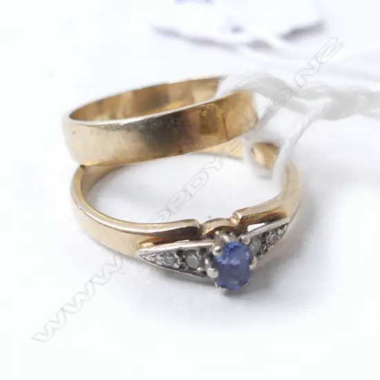2 9ct GOLD RINGS, 1 w PALE BLUE STONE, size N, 1 WEDDER, size K