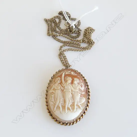 9ct GOLD FRAMED 3 GRACES CARVED CAMEO PENDANT BROOCH 11.9gms on plated chain