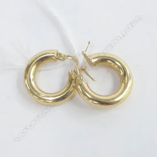 PR 18CT YELLOW GOLD HUGGIE EARRINGS  2.5 gms