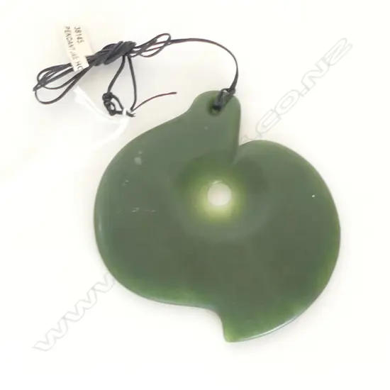 LRG POUNAMU DISC PENDANT. Dia. 90mm, new, unworn
