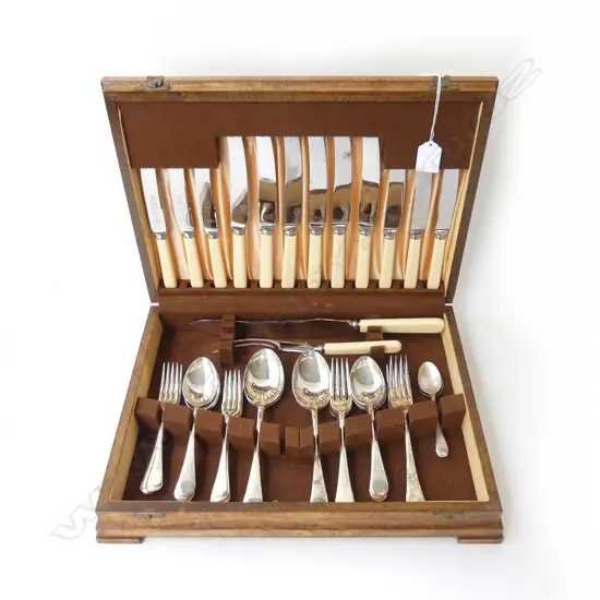 CUTLERY CANTEEN W.405mm w. IVORINE 'BONE' HANDLED KNIVES