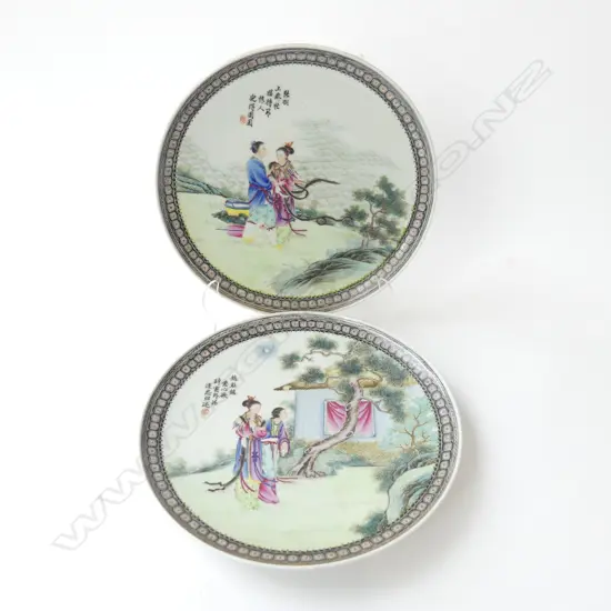 2 CHINESE HANDPAINTED PLATES, wall hanging, D.240mm
