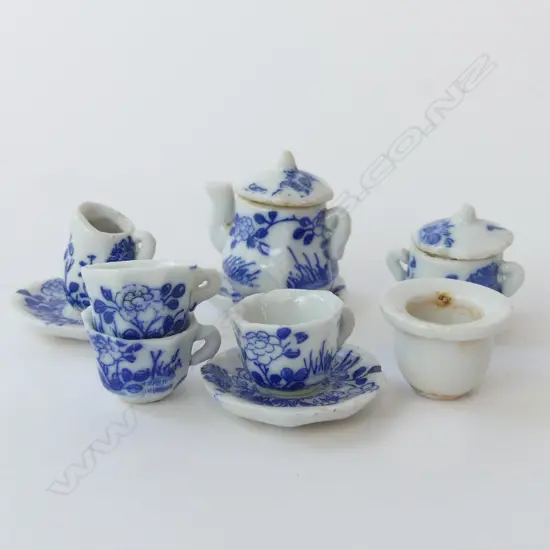MINIATURE CHILDS BL/WH LITTLE TEASET 