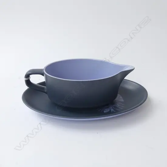 CROWN LYNN DOROTHY THORPE PINE SAUCEBOAT & PLATE W.235mm