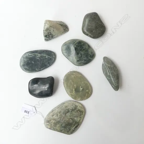 8 PCS POUNAMU IN VARIOUS TONES