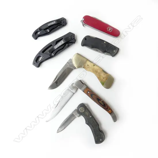 7 POCKET KNIVES