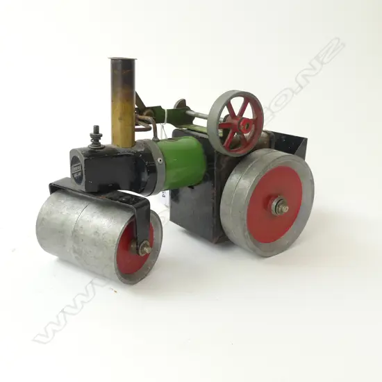OLD MAMOD WORKING STEAM ENGINE WITH SOME PARTS MISSING L.250mm