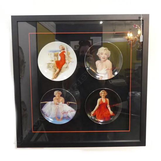 MARILYN MONROE FRAMED DISPLAY 670x670mm