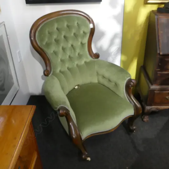 VICTORIAN GRANDFATHER CHAIR - GREEN UPHOLSTERY - 1 CASTOR LOOSE