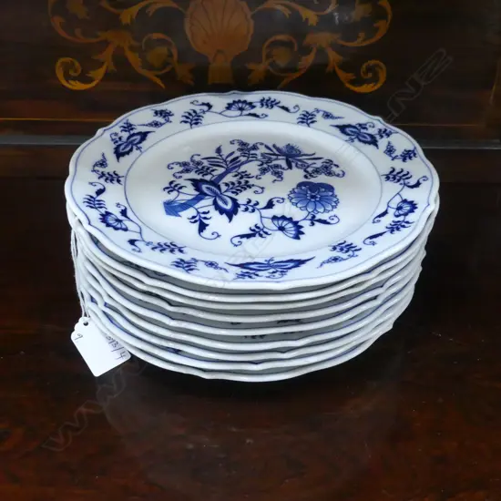9 BLUE DANUBE LUNCHEON PLATES 220mm dia