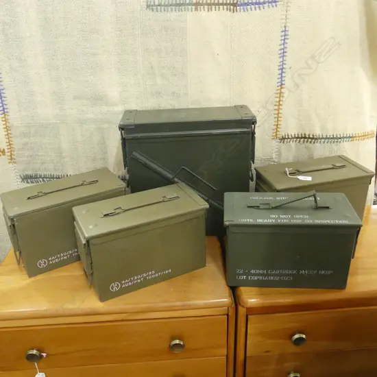 5 AMMUNITION CASES; 4x 155x300x185mm, 1 LG