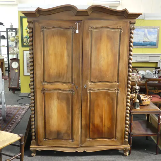 LG CONTINENTAL WARDROBE w. BARLEY TWIST COLUMNS - SERIOUS OLD BORER 1430x665x1965mm