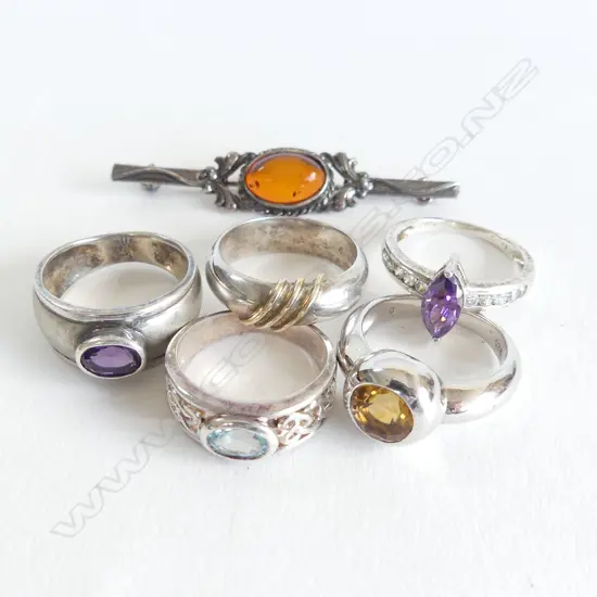 5 SILVER RINGS + BROOCH: most w gem stones