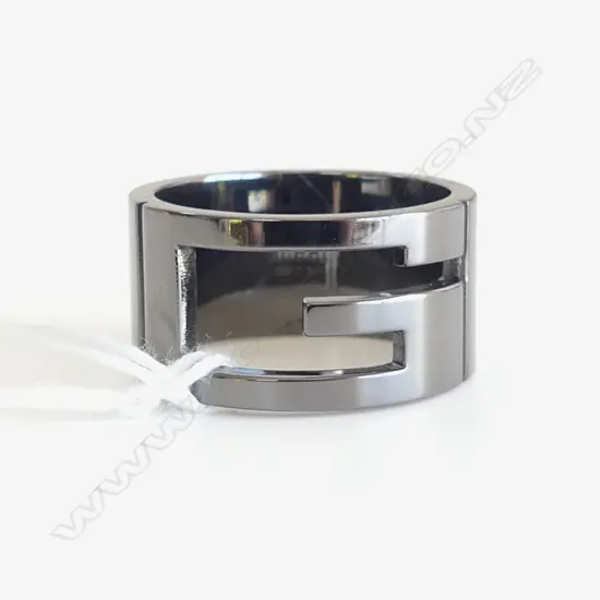 GUCCI BLACK WIDE BAND RING SIZE R