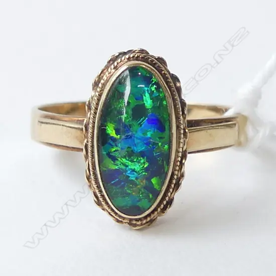 9ct gold & OPAL DUBLET RING 2.6gms  SIZE Q