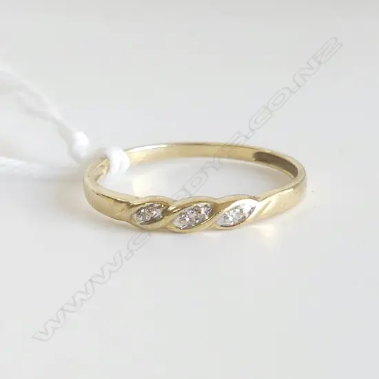 9CT DIAMOND RING SIZE M 1gm