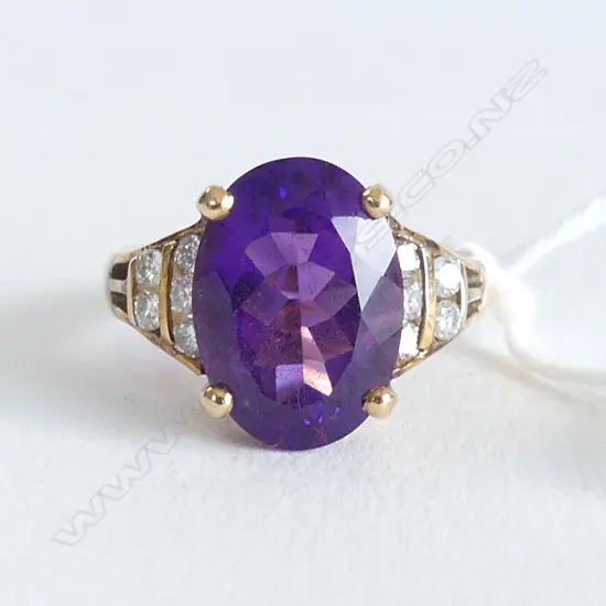 14ct GOLD RING FAUX AMETHYST & FAUX DIAMOND RING 6gms