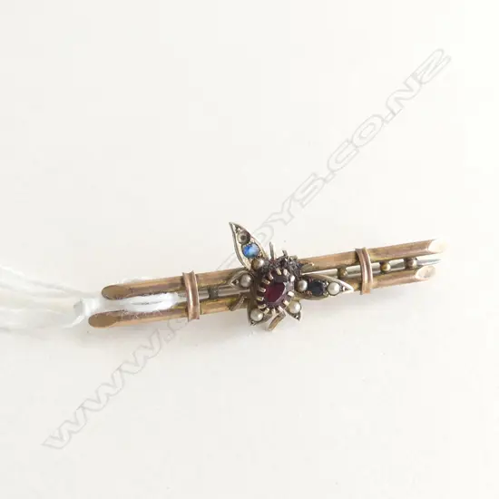 9CT EDW GEM SET INSECT BAR BROOCH