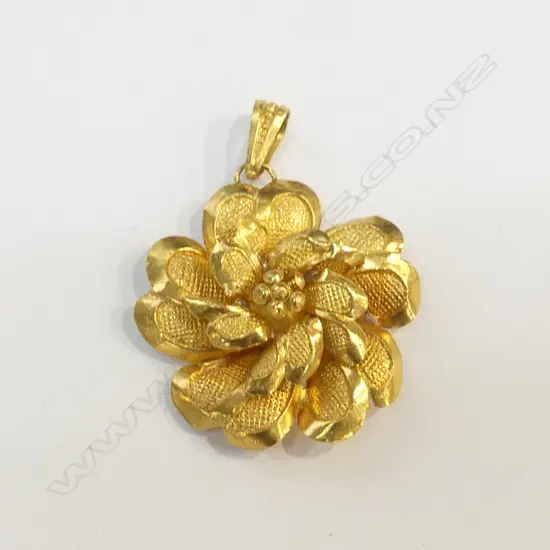22CT  GOLD FLOWER PENDENT 4.43GMS