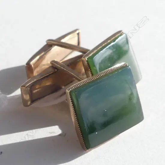 PR 9CT GOLD& POUNAMU VINTAGE CUFFLINKS (19817)