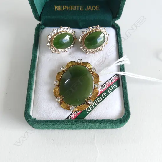 9CT GOLD & POUNAMU 'CASCADE JEWELLERS' BROOCH & EARRING SET in original box