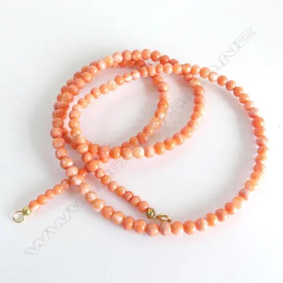 VINTAGE MEDITERRANEAN CORAL BEAD NECKLACE SLIGHTLY GRADUATED LENGHT 70CM