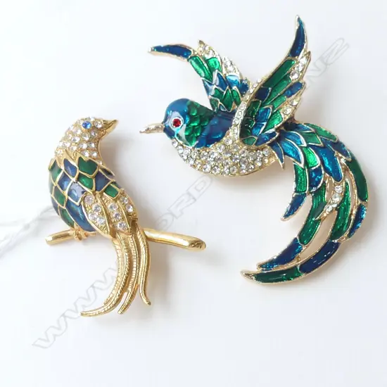 2 ENAMEL BIRD BROOCHES (LARGER MISSING CLIP) W.70mm