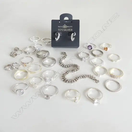 BAG LOT S/SILVER RINGS & EARINGS MAINLY NEW
