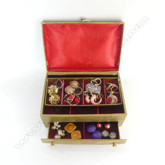 GOLD COLOURED JEWELLERY BOX W ASST  VINTAGE EARRINGS